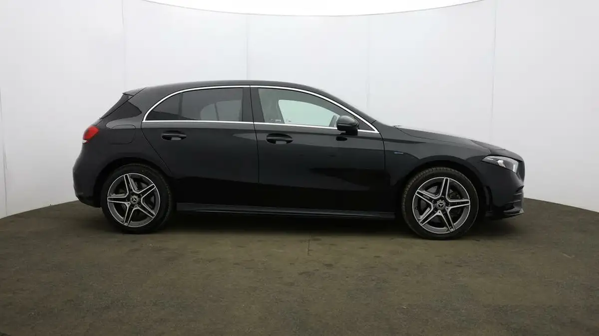 2021-mercedes-benz-a-class-13-a250e-amg-line-hatchback-5d-big-43