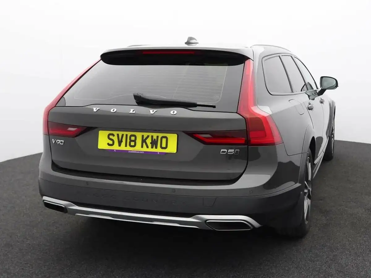 2018-volvo-v90-20td-d5-cross-country-pro-awd-big-5