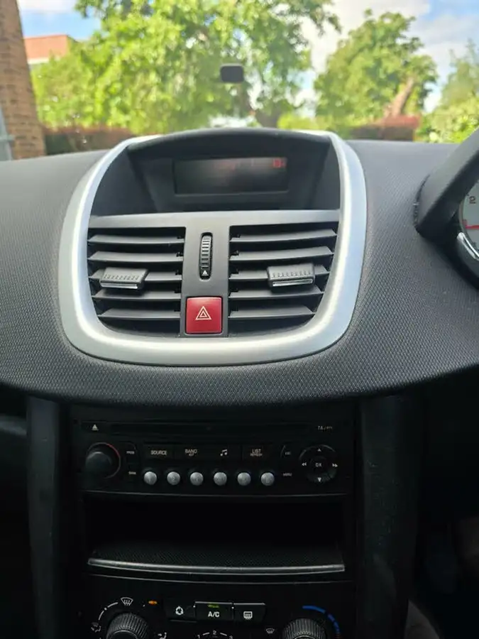 2011-peugeot-207-sw-14-s-big-17