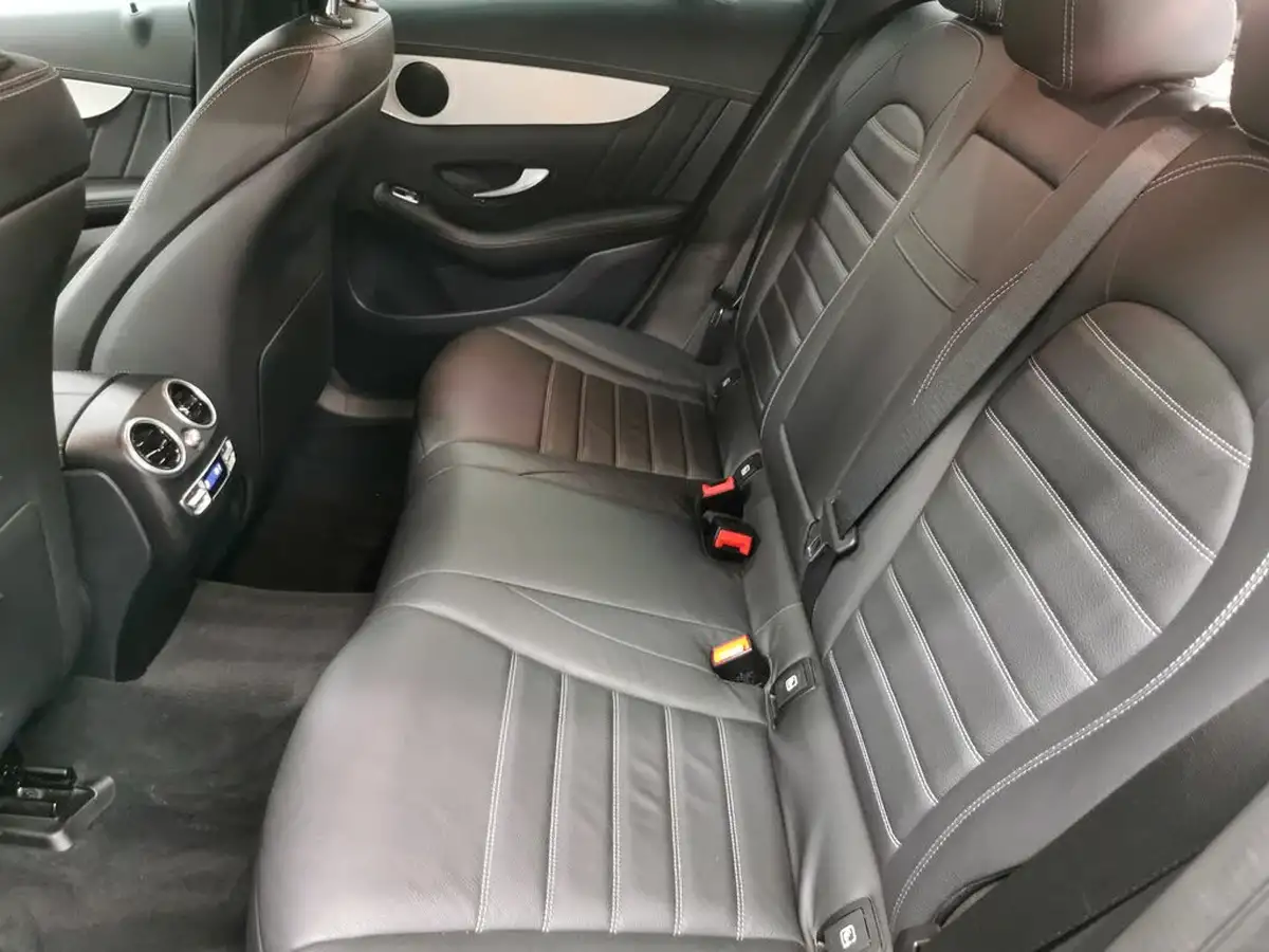 2022-mercedes-benz-glc-class-20d-glc220d-amg-line-195ps-station-wagon-5d-1950cc-4matic-plus-big-31