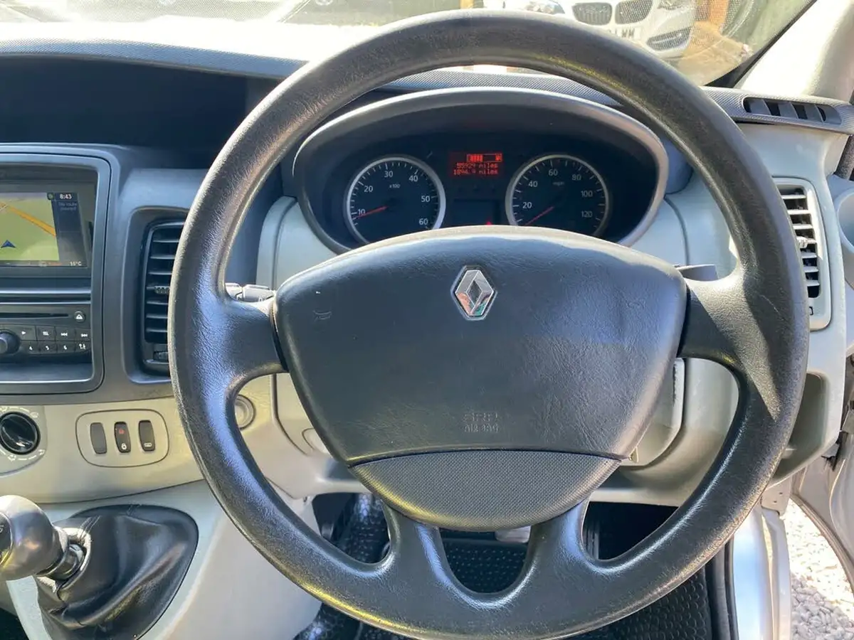 2010-renault-trafic-20td-ll29dci-115-20dci-ll29-phase-3-sat-nav-panel-van-big-33