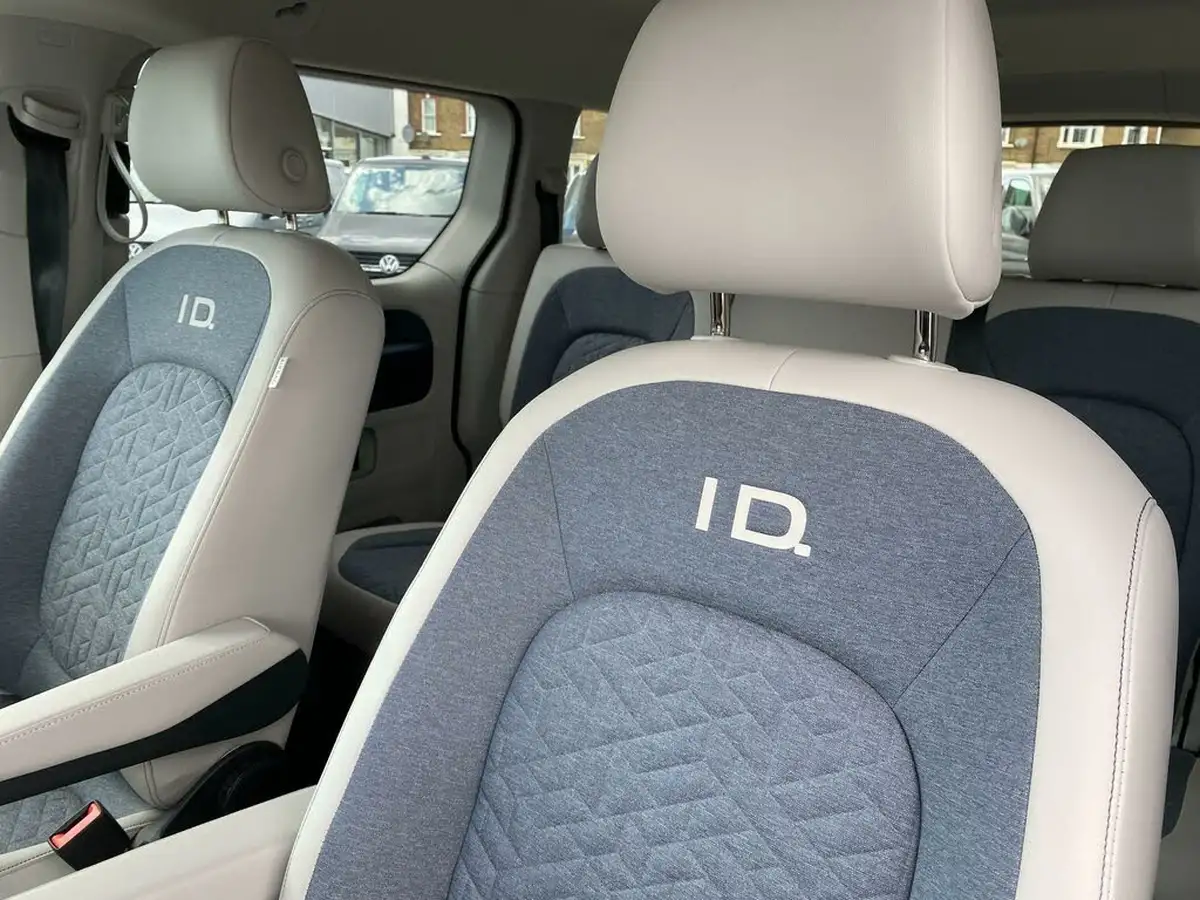 2024-volkswagen-idbuzz-e-style-standard-big-29