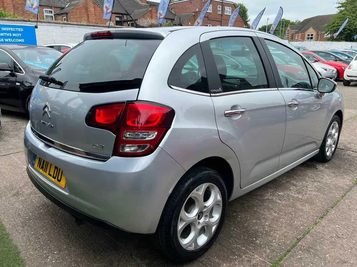 2011-citroen-c3-14-connexion-big-9
