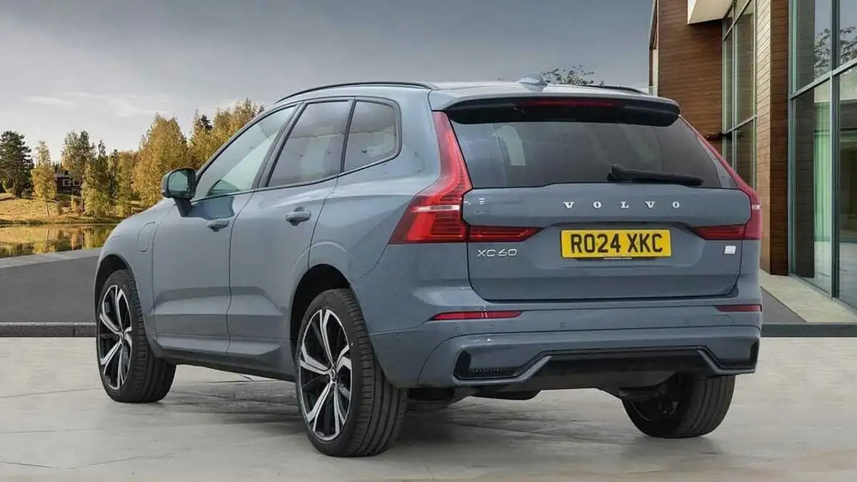 2024-volvo-xc60-20-t8-ultimate-dark-big-4