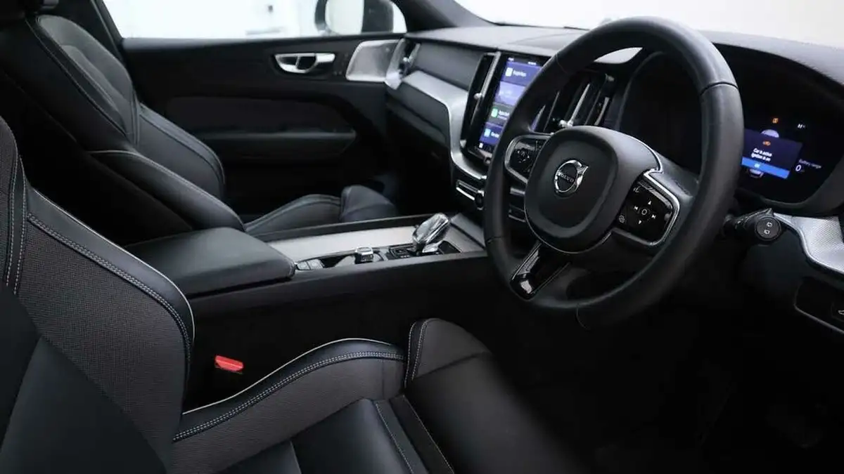 2024-volvo-xc60-20-t8-ultimate-dark-big-8