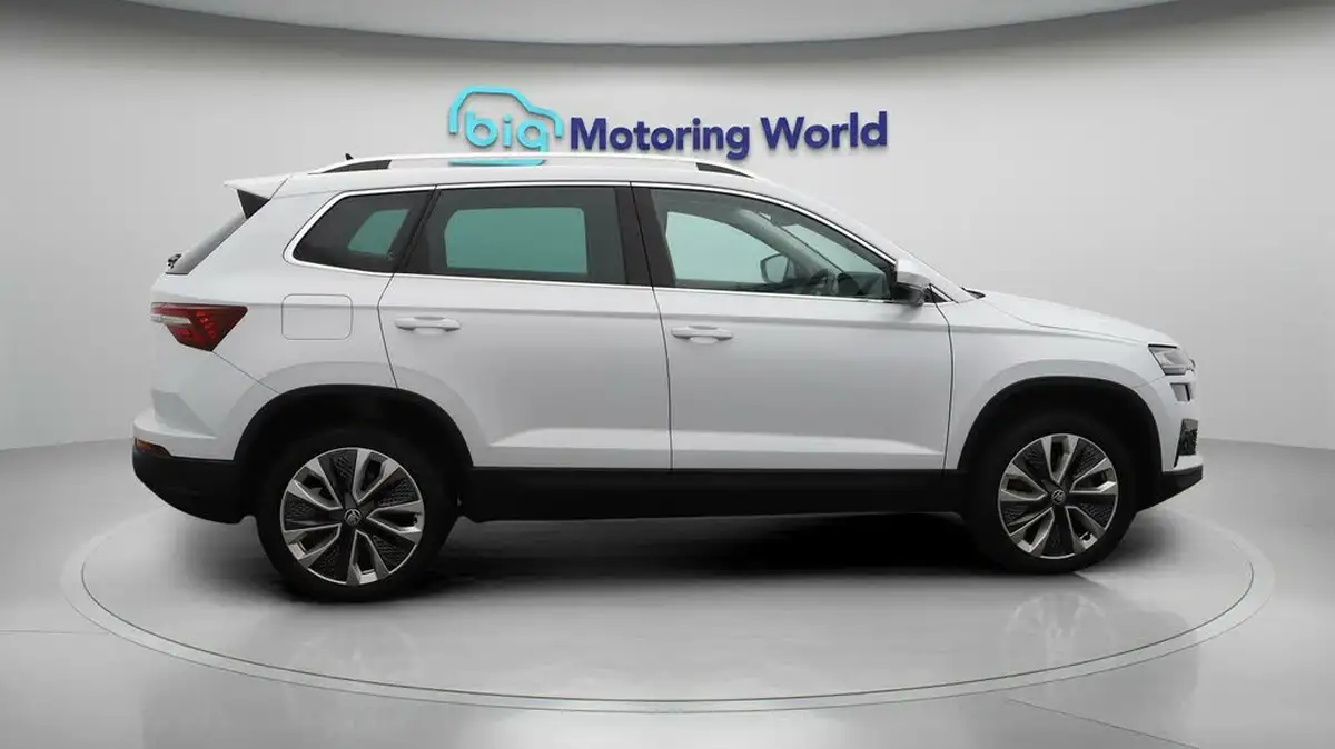 2023-skoda-karoq-15-tsi-se-l-dsg-big-8