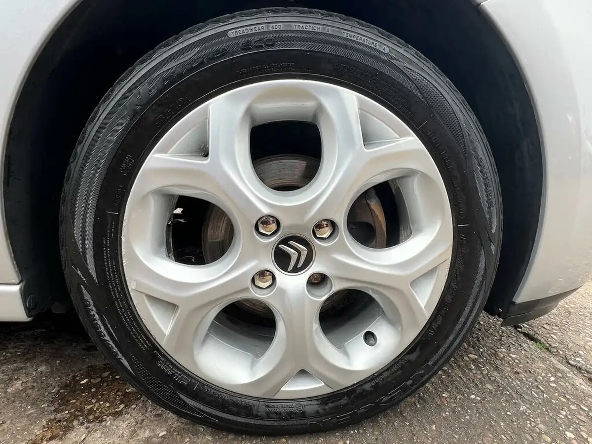 2011-citroen-c3-14-connexion-big-57
