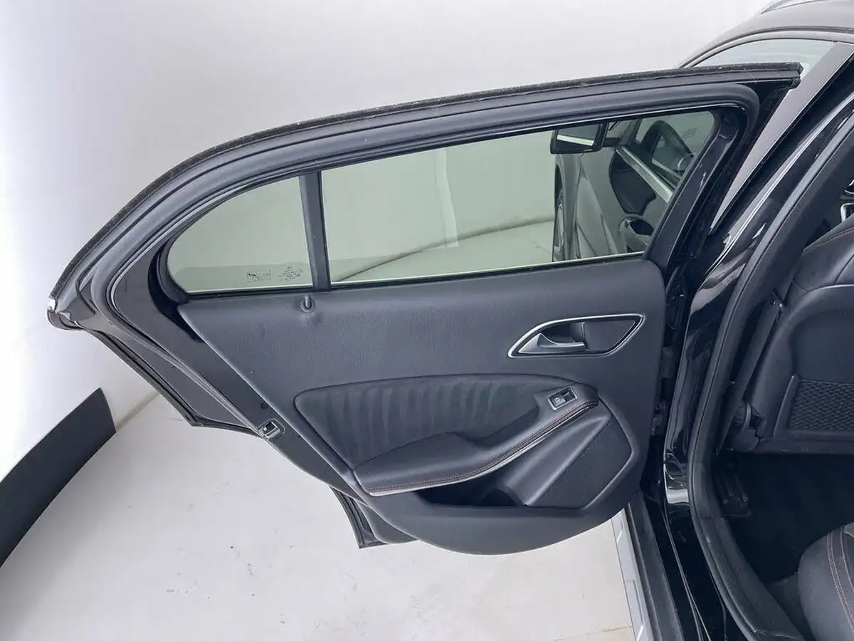 2016-mercedes-benz-gla-class-21d-gla-200d-amg-line-ss-big-27