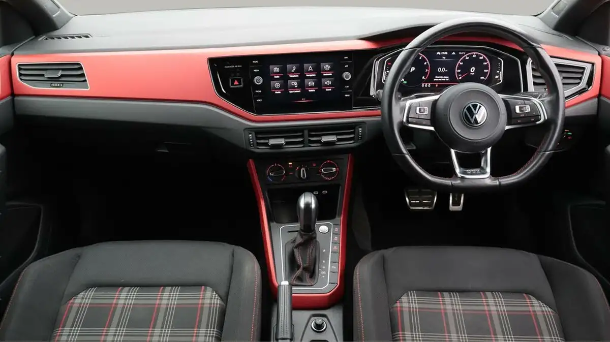 2021-volkswagen-polo-20-tsi-gti-207ps-big-13