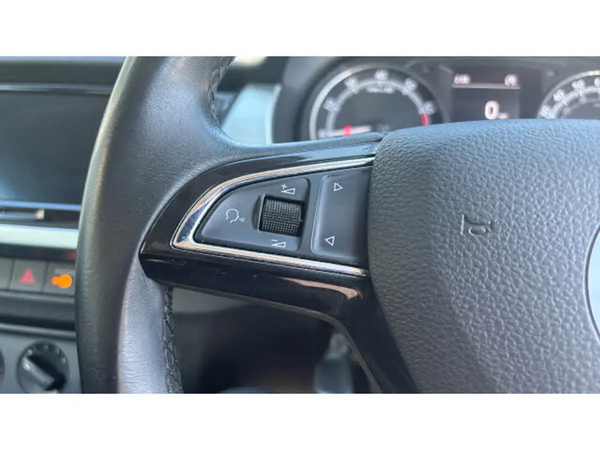 2019-skoda-fabia-10-tsi-colour-edition-big-22