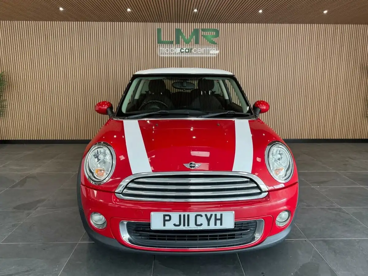 2011-mini-cooper-16-one-98bhp-hatchback-3d-big-2