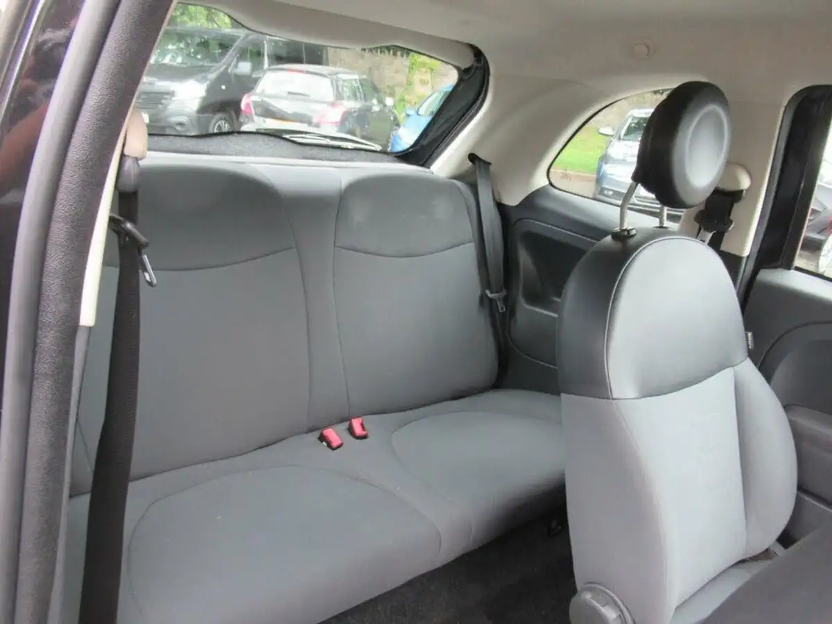 2010-fiat-500-12-pop-big-9