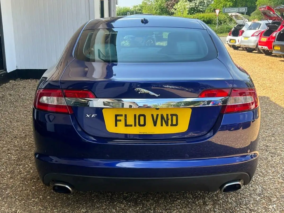 2010-jaguar-xf-30-luxury-big-7