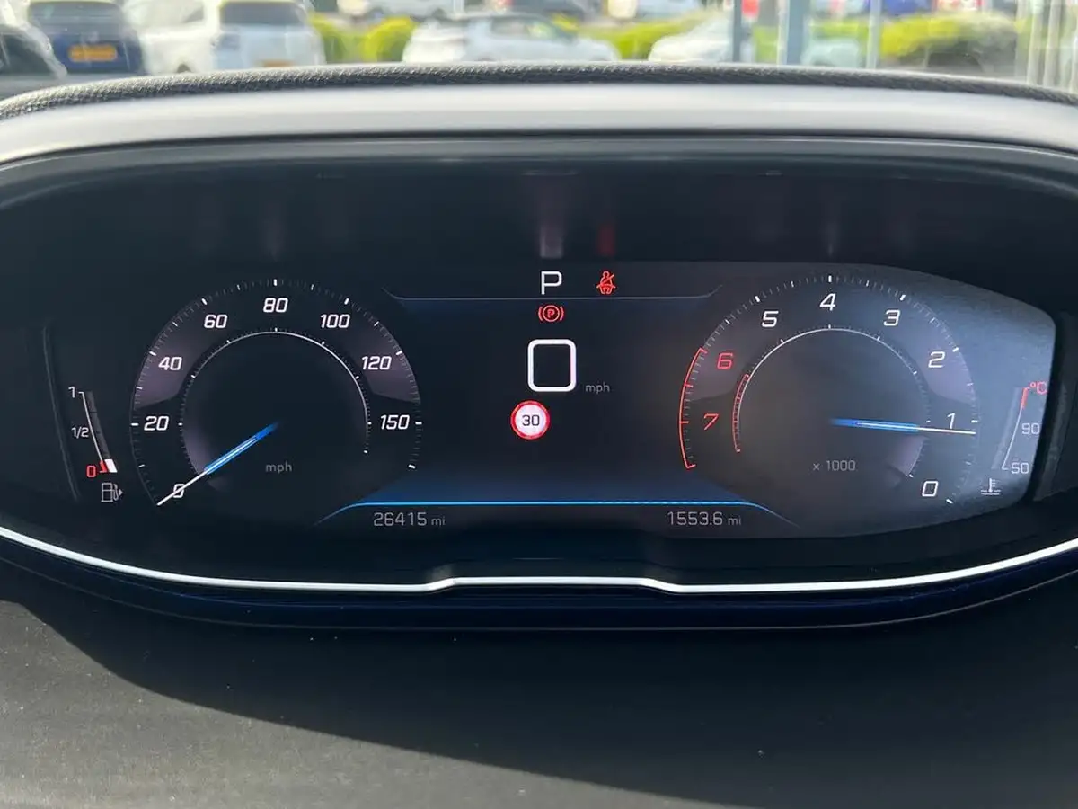 2022-peugeot-3008-suv-12-puretech-allure-premium-eat8-big-15