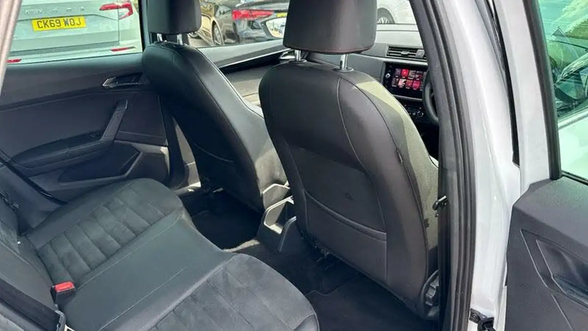 2019-seat-arona-10-tsi-fr-sport-ss-big-26