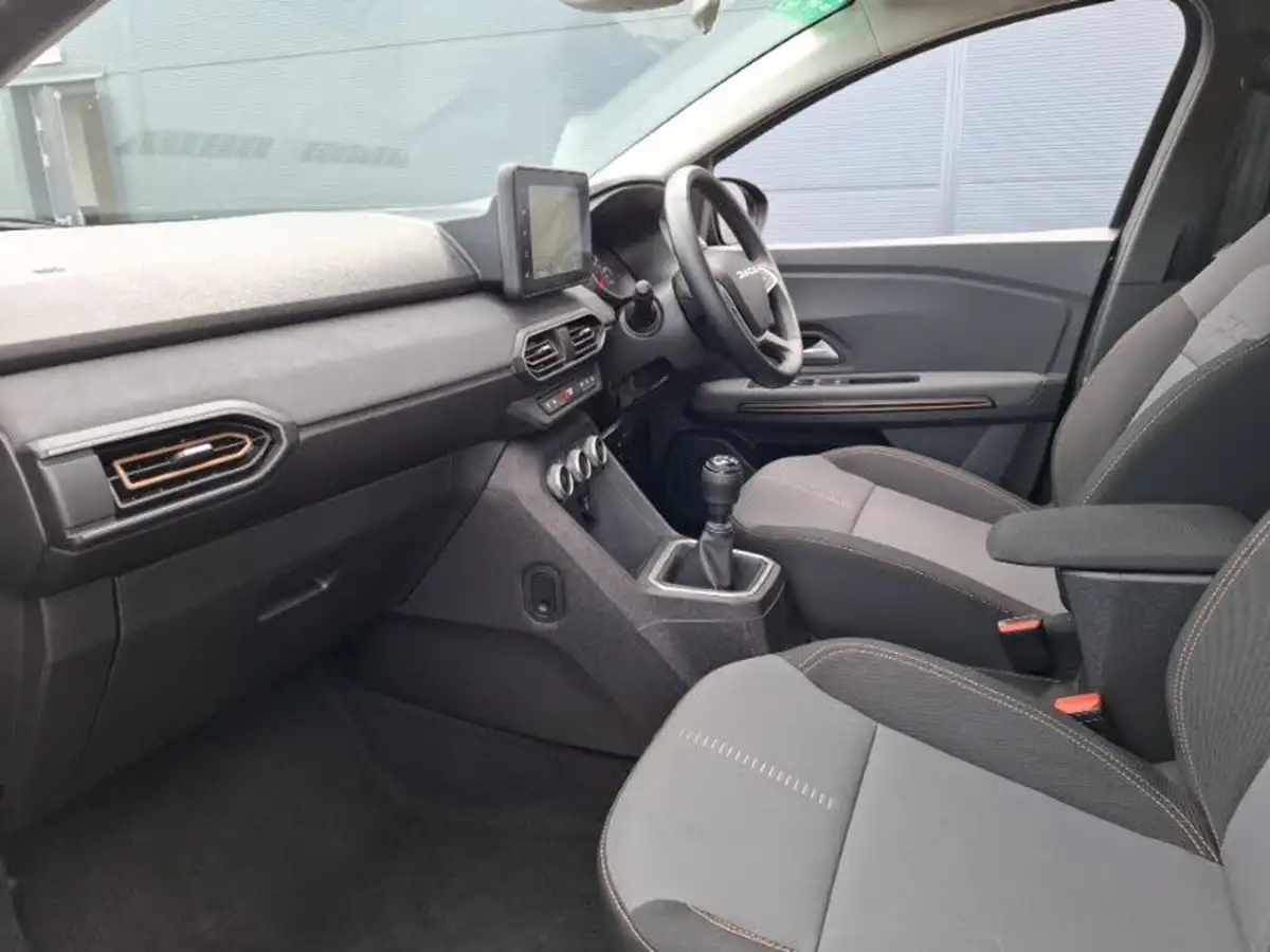 2024-dacia-sandero-stepway-10-tce-extreme-90bhp-big-4