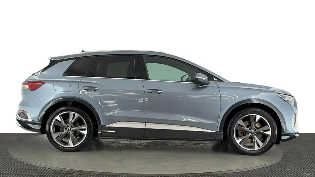 2022-audi-q4-e-tron-50e-s-line-station-wagon-big-2