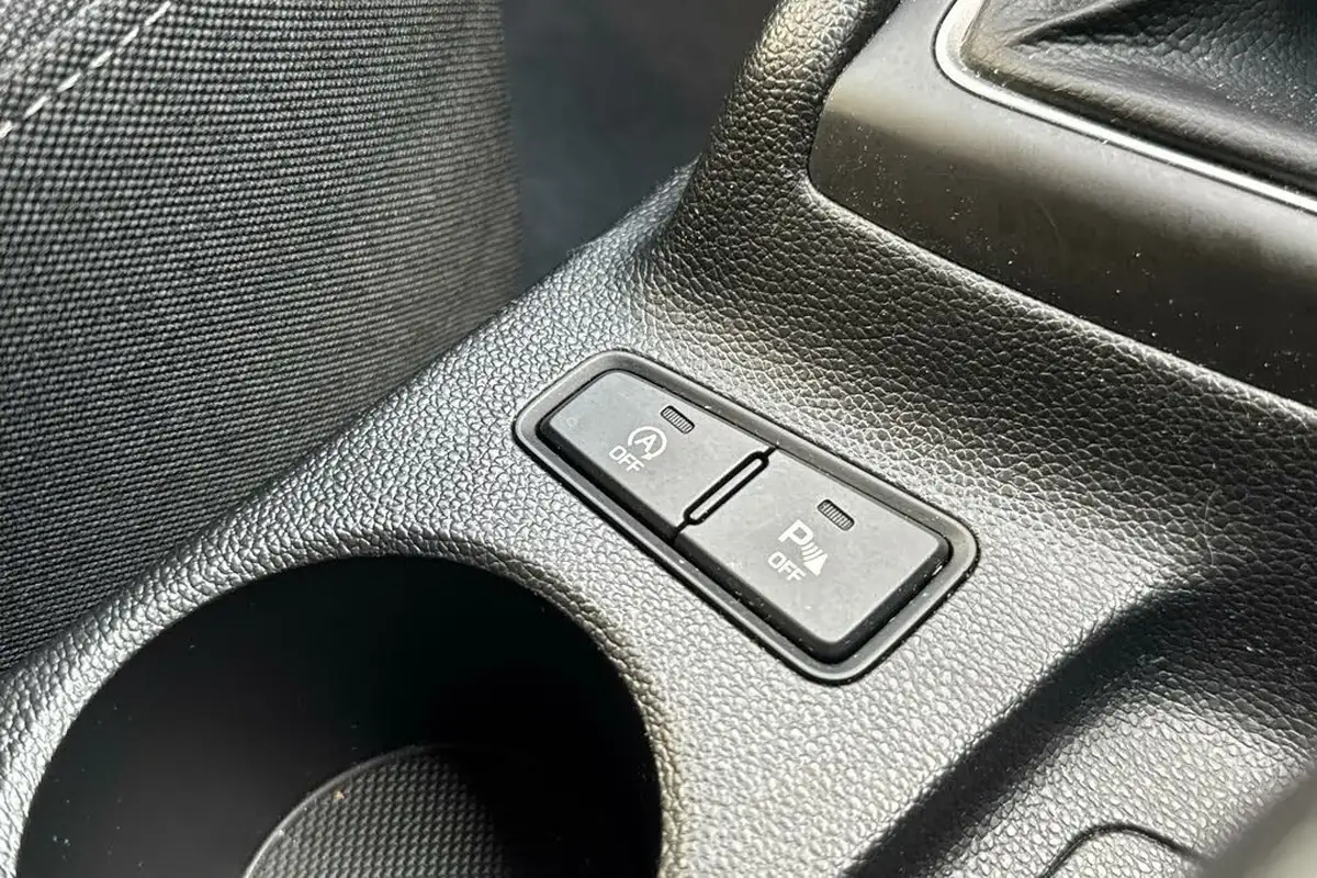 2020-hyundai-i20-10-t-gdi-play-big-19