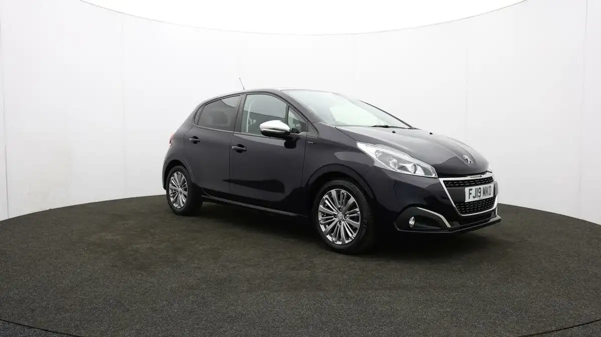 2019-peugeot-208-12-puretech-signature-big-47