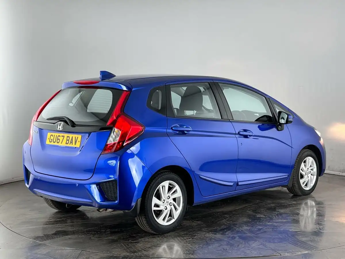 2017-honda-jazz-13-i-vtec-se-navi-cvt-big-4