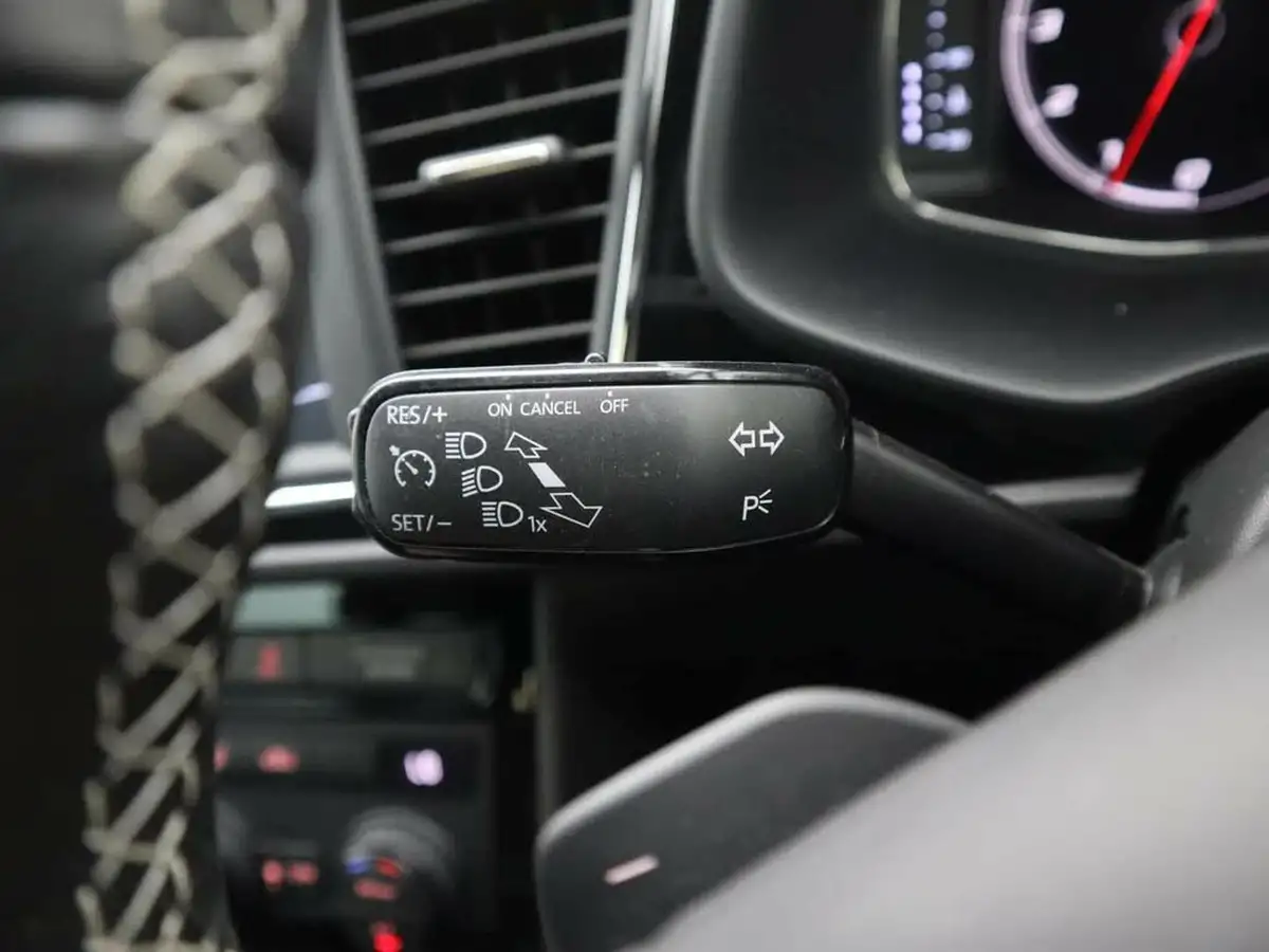 2018-seat-leon-20-tsi-cupra-300-estate-5d-dsg-4drive-big-30
