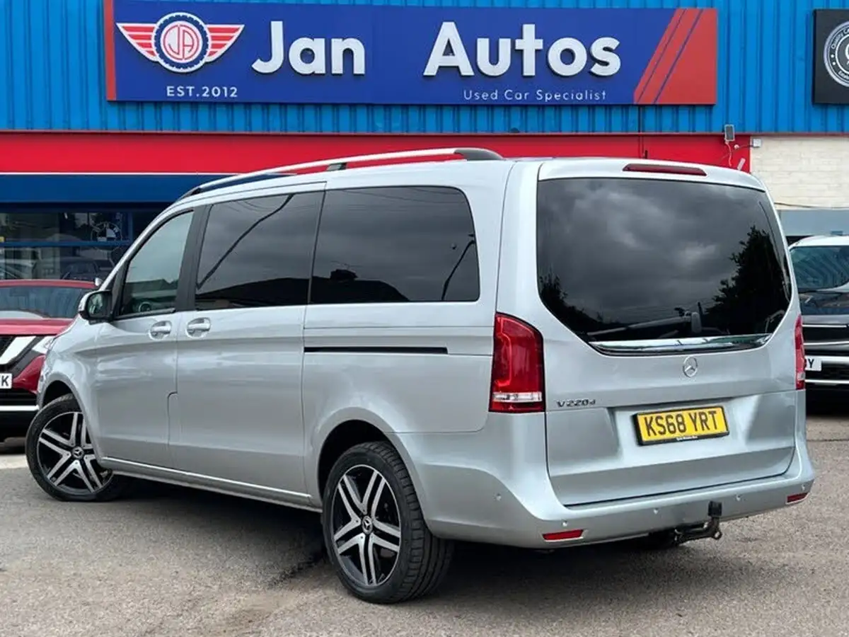 2018-mercedes-benz-v-class-21d-v220d-sport-big-32