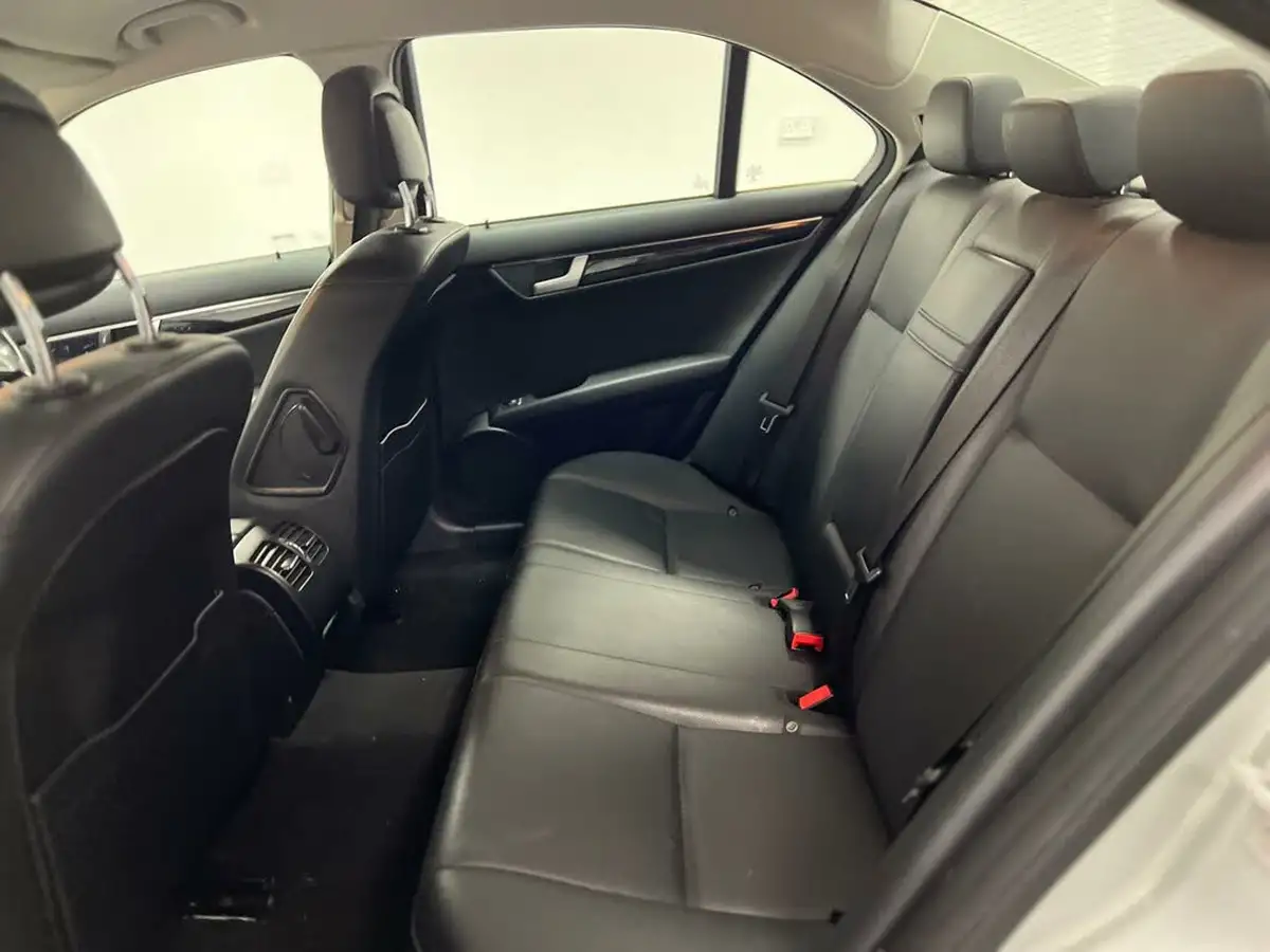 2014-mercedes-benz-c-class-16-c180-executive-se-saloon-4d-7g-tronic-plus-big-15