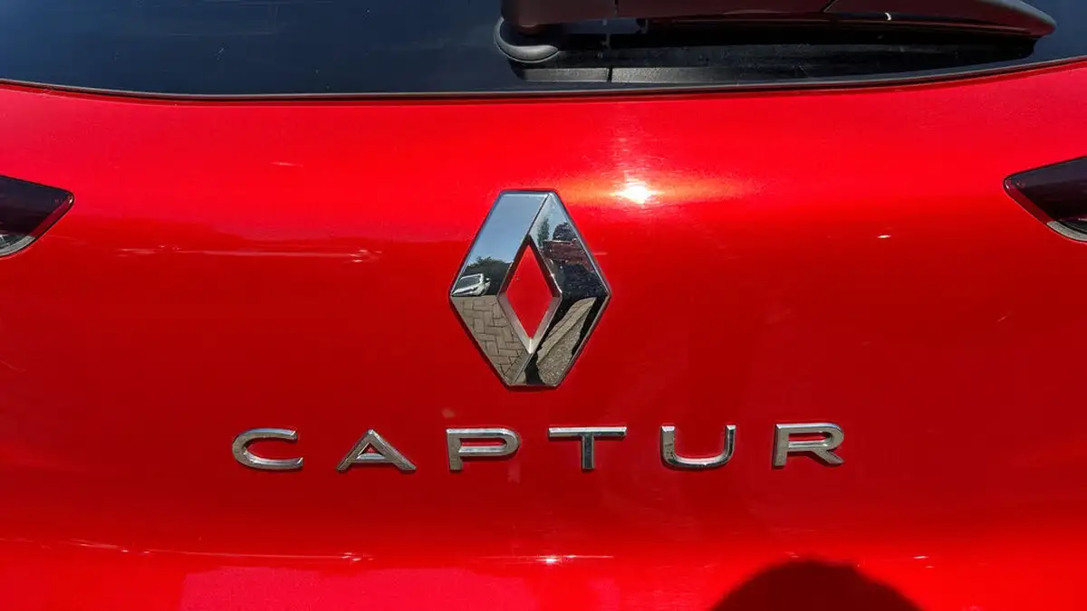 2021-renault-captur-13-tce-iconic-140ps-big-25
