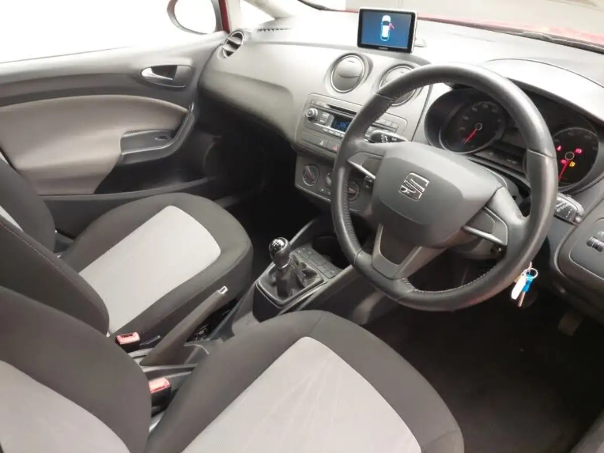 2015-seat-ibiza-14-toca-hatchback-5d-big-12