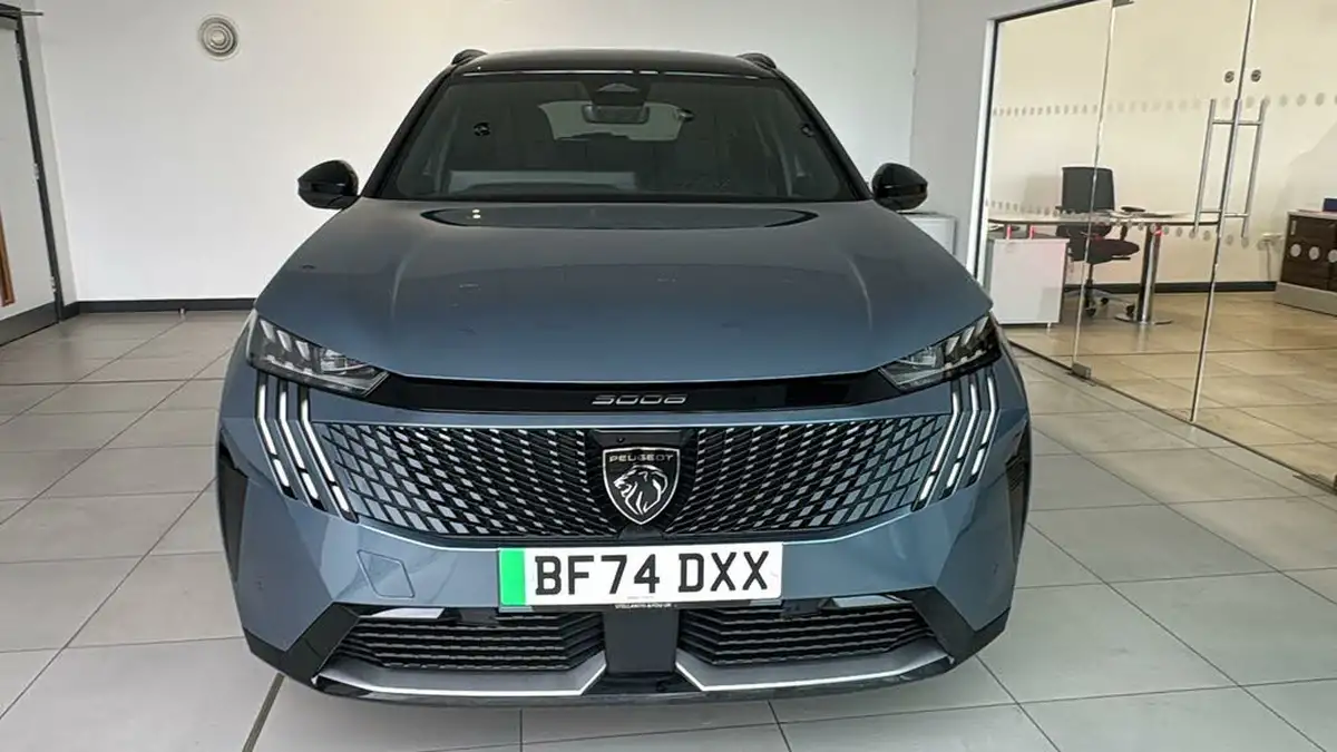 2024-peugeot-5008-suv-big-8