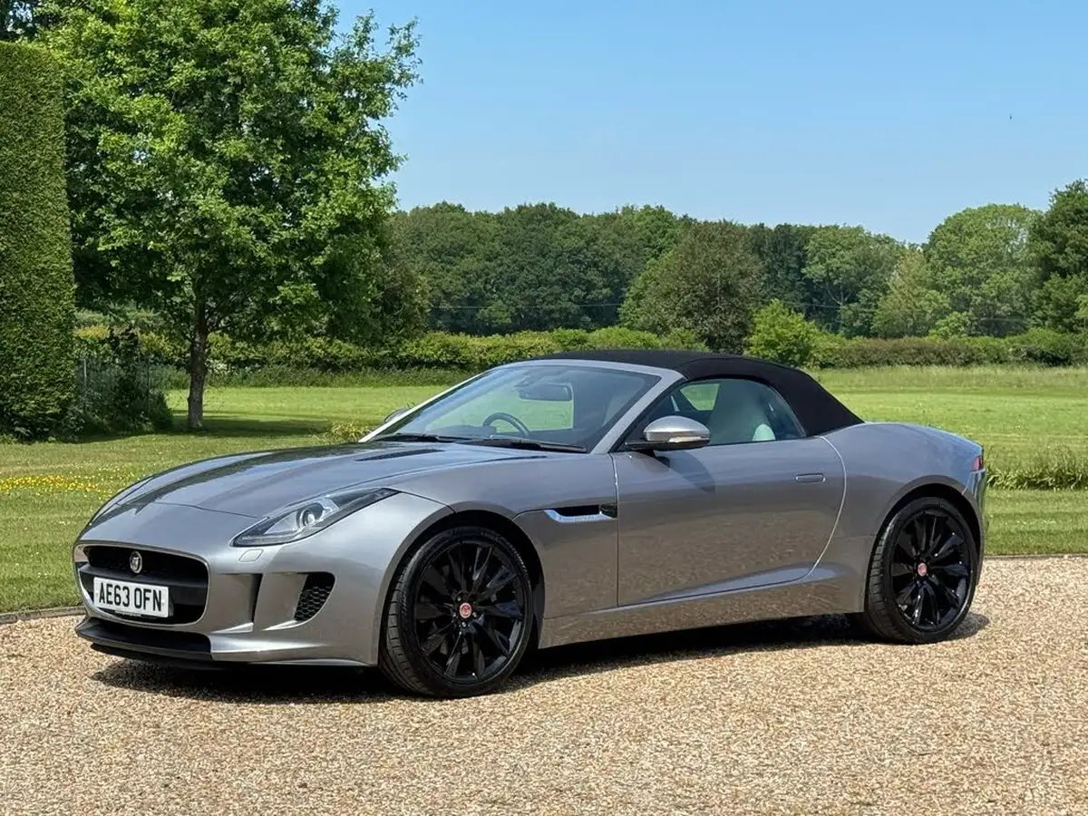 2013-jaguar-f-type-30-big-29