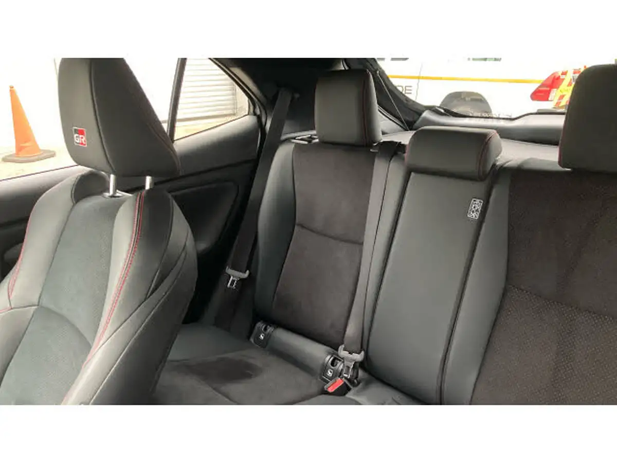 2024-toyota-yaris-cross-15-vvt-i-gr-sport-114bhp-big-21