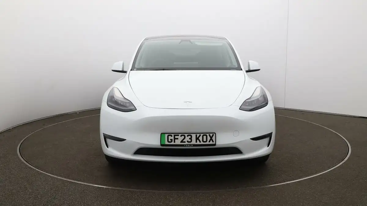 2023-tesla-model-y-e-long-range-big-37