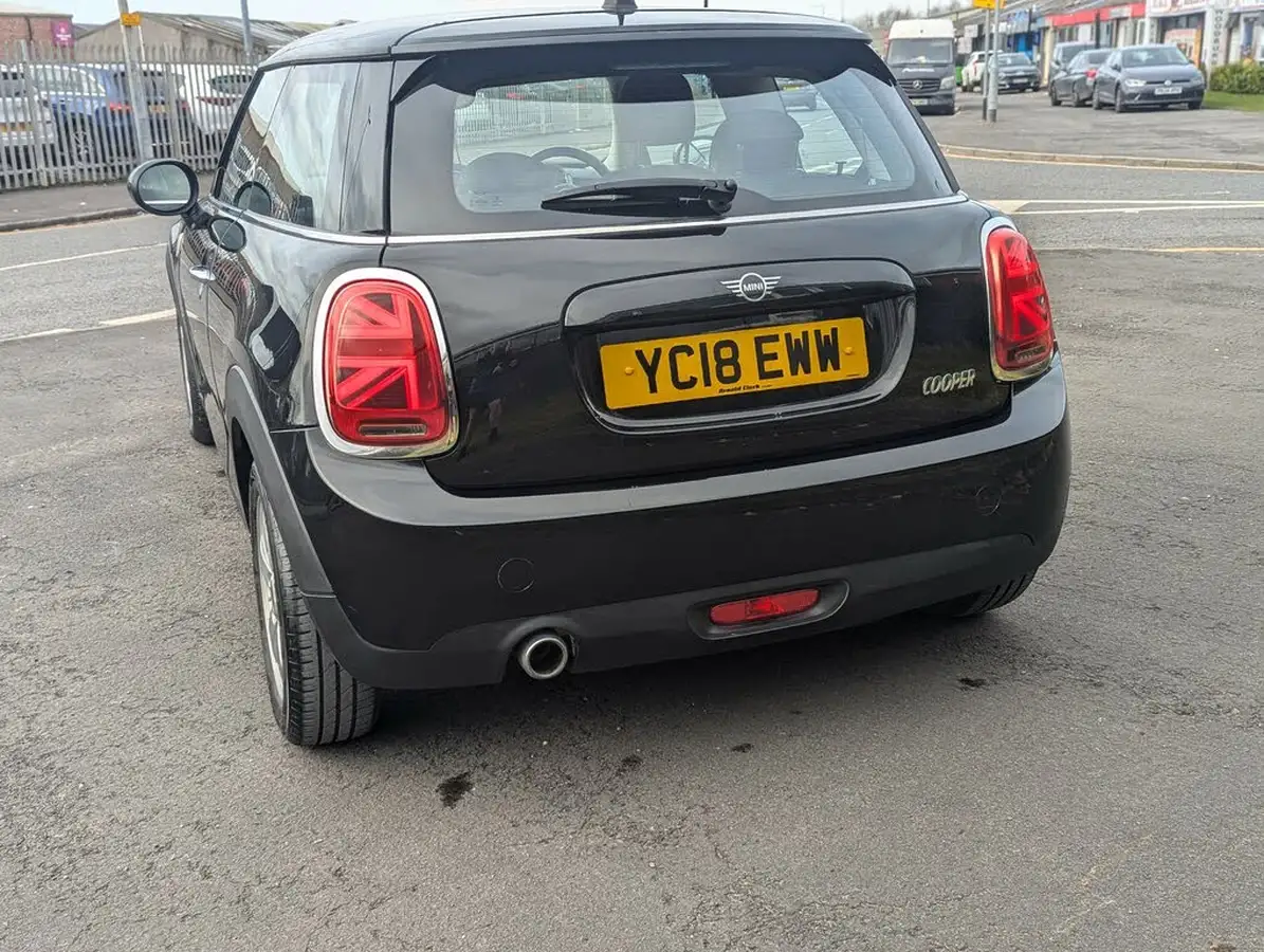2018-mini-cooper-15-cooper-series-ii-ss-hatchback-3d-big-4