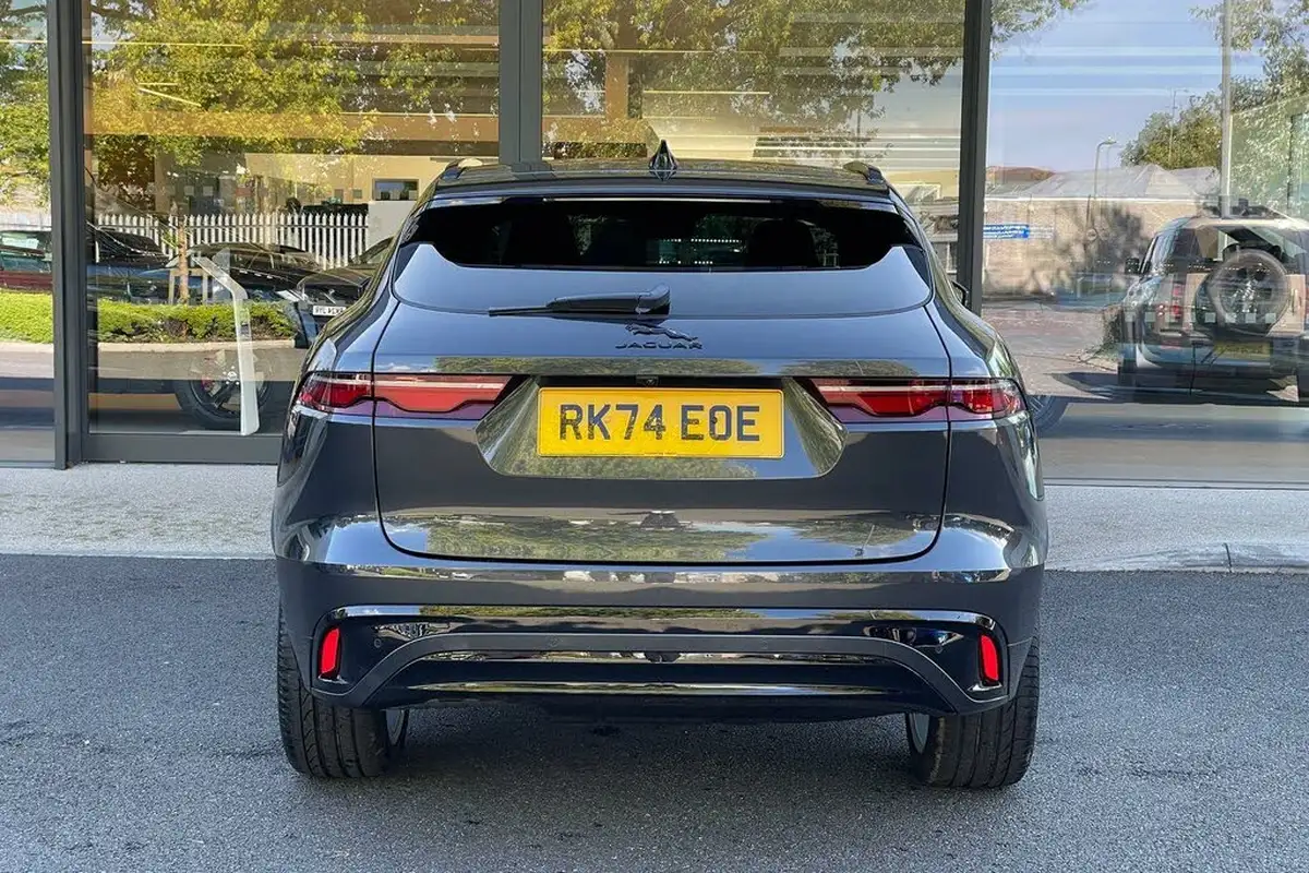 2024-jaguar-f-pace-20-d200-r-dynamic-hse-black-big-7