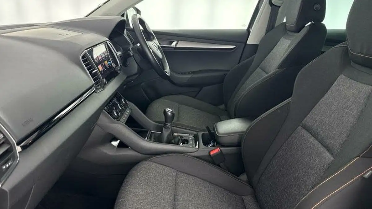 2021-skoda-karoq-15-tsi-se-drive-big-37