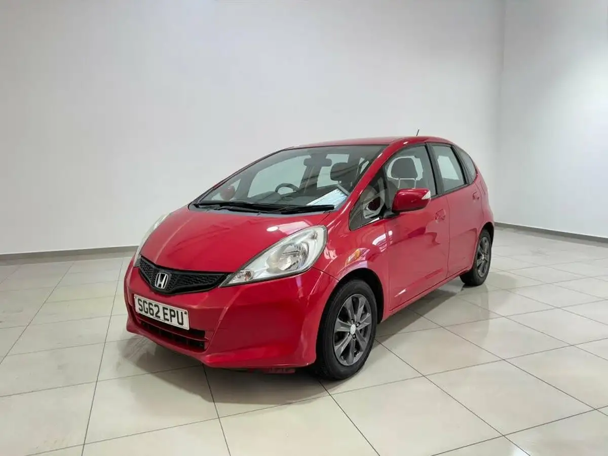 2012-honda-jazz-14-es-big-2