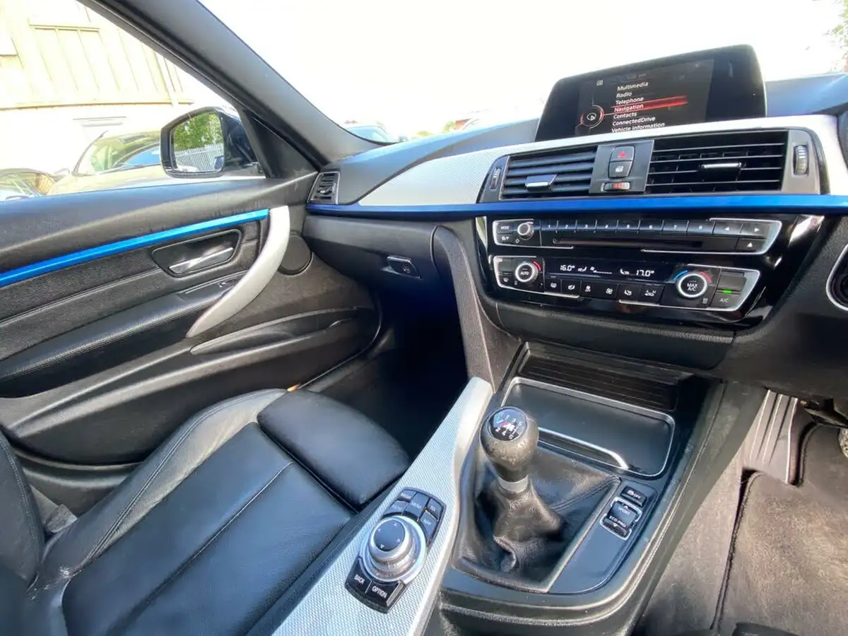 2017-bmw-3-series-20td-320d-m-sport-saloon-4d-big-10