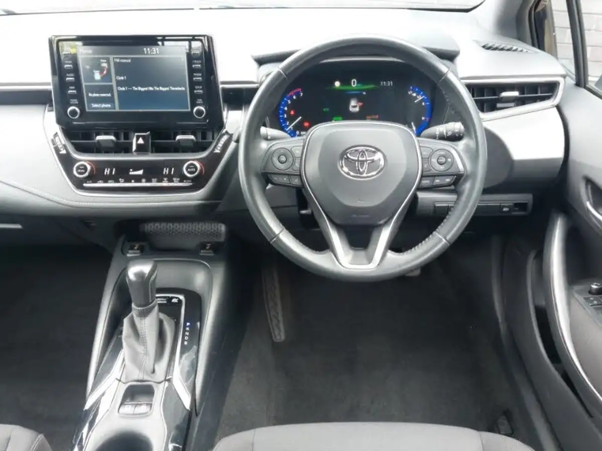 2022-toyota-corolla-18-vvt-i-icon-120bhp-trk-hatchback-5d-big-6