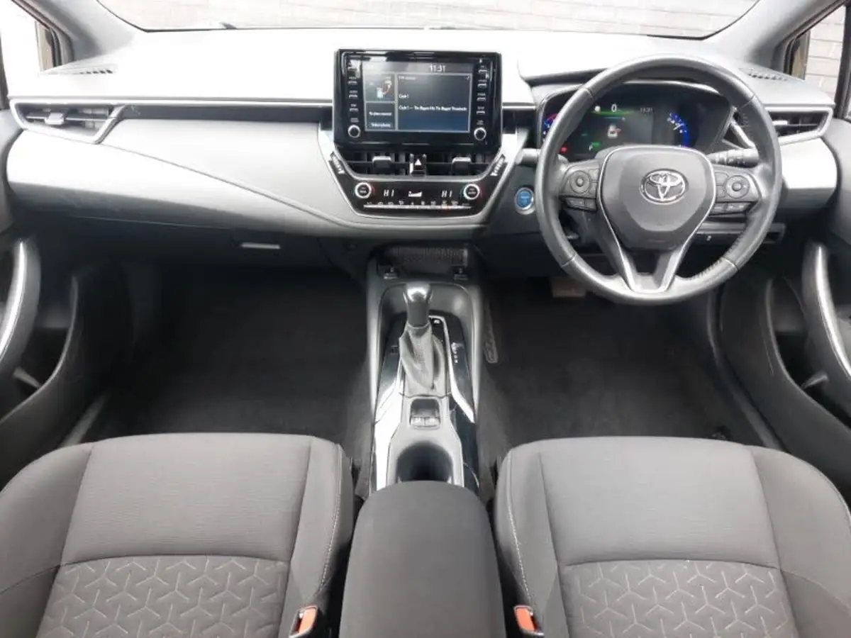 2022-toyota-corolla-18-vvt-i-icon-120bhp-trk-hatchback-5d-big-2