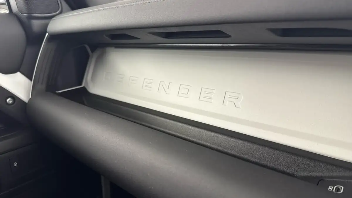 2024-land-rover-110-defender-big-22