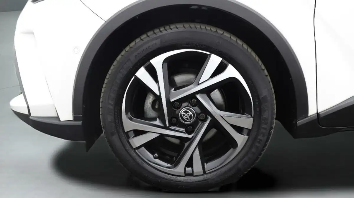 2022-toyota-c-hr-20-vvt-i-design-big-17
