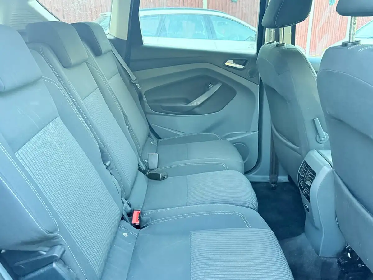 2014-ford-c-max-20tdci-titanium-powershift-big-15