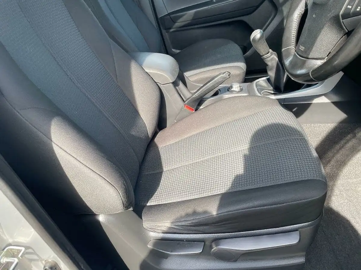 2013-isuzu-d-max-25td-yukon-big-15