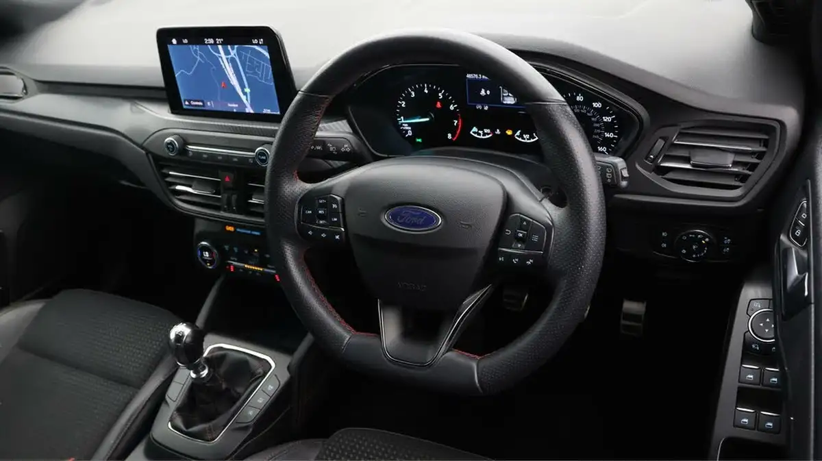 2019-ford-focus-10t-st-line-x-hatchback-big-8