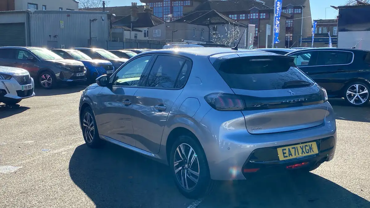 2021-peugeot-208-12-puretech-allure-premium-100bhp-big-4