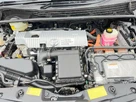 2012-toyota-prius-small-47