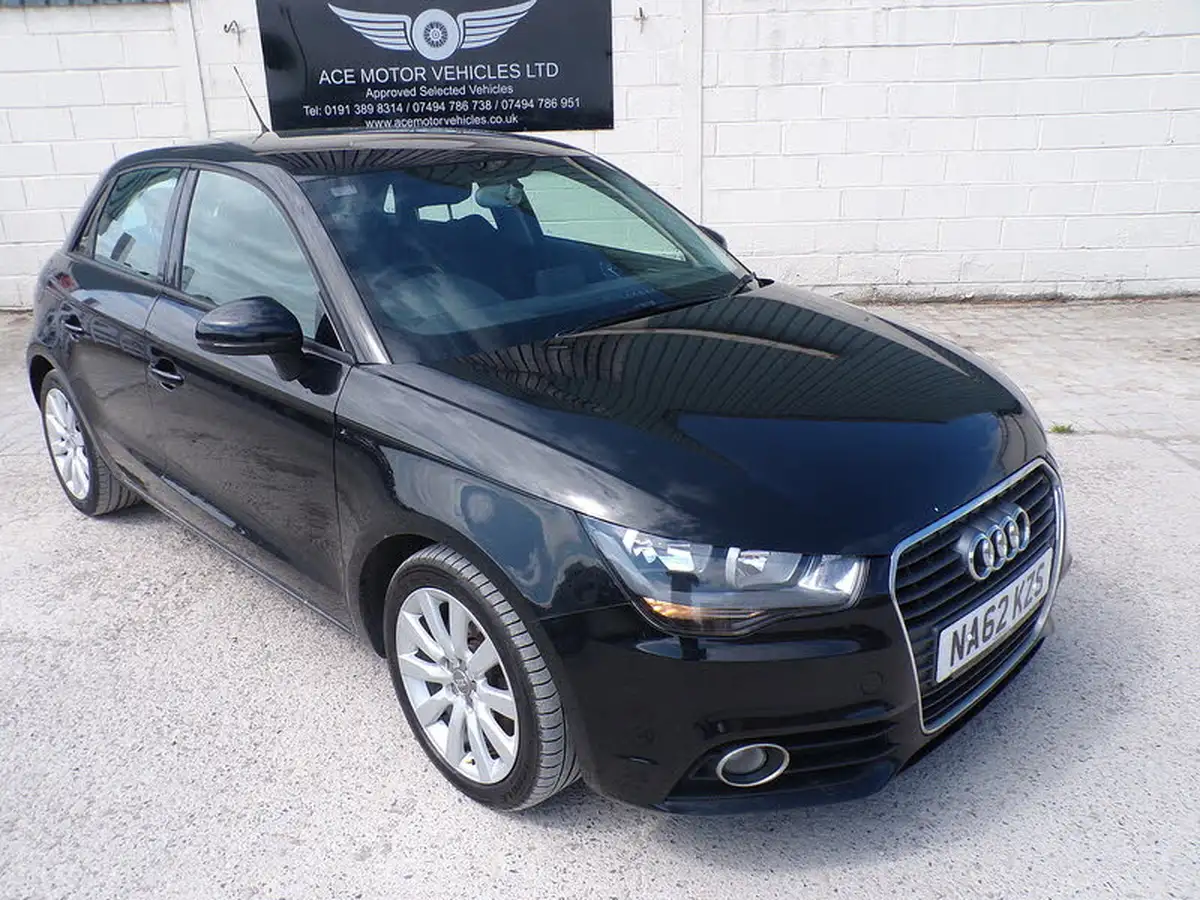2012-audi-a1-16td-sportback-5d-big-9