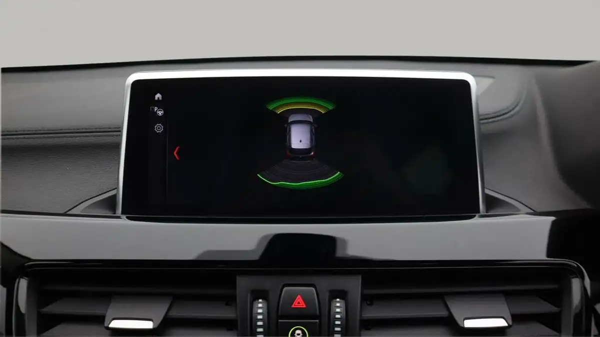 2021-bmw-x1-15-xdrive-25e-phev-xline-big-24