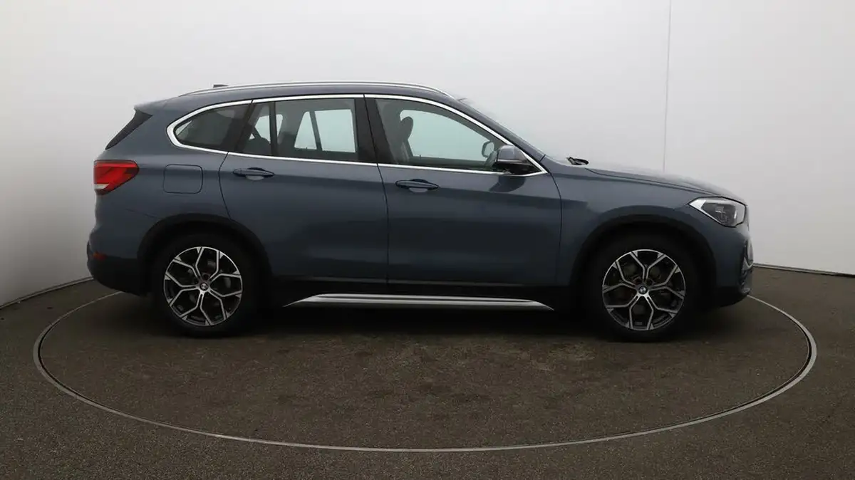 2021-bmw-x1-15-xdrive-25e-phev-xline-big-48